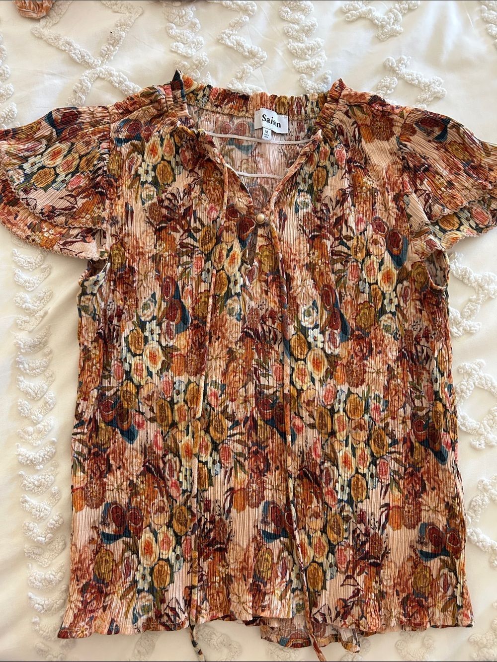 En Saison Candela top features a vibrant, multi-colored floral print med - Picture 3 of 8